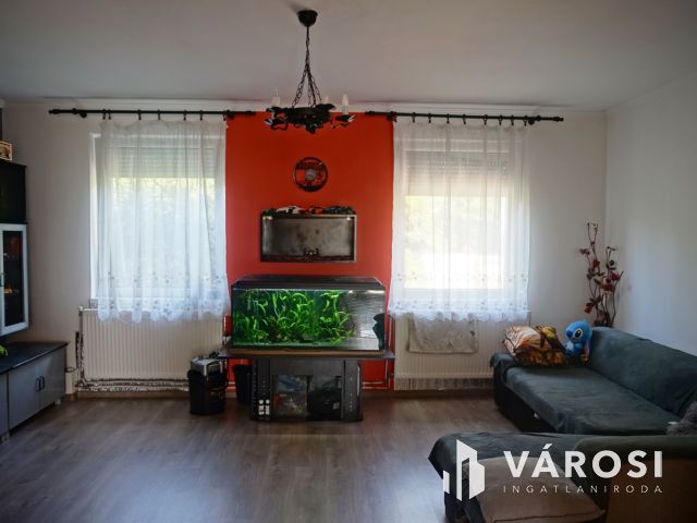 Kiváló házikó, idilli környezetben!