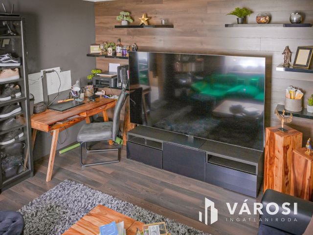 Két  ház, egy telken,  erdő mellett Szigethalmon eladó