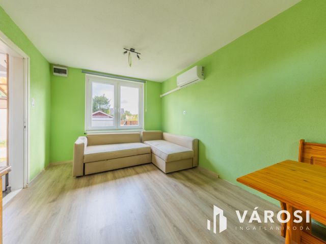 Frissen felújított kertkapcsolatos lakás