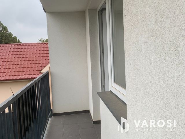 Egy  új, impozáns lakás eladó.