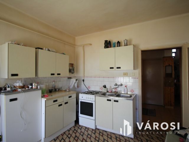 6 szobás ház, Szombathelyhez közel, Perenyén