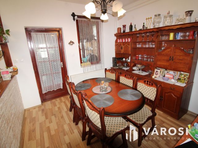 Kétszintes ház Gyulaváriban garázzsal.