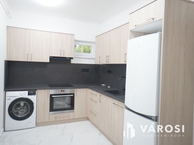 Azonnal költözhető 4 szobás felújított ház a központban