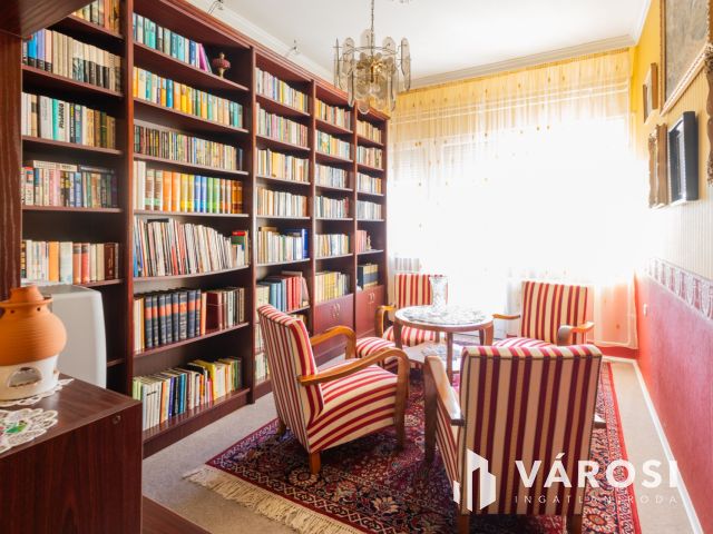 Tökéletes szerkezetű ház, tágas terekkel a Fürdőövezetben