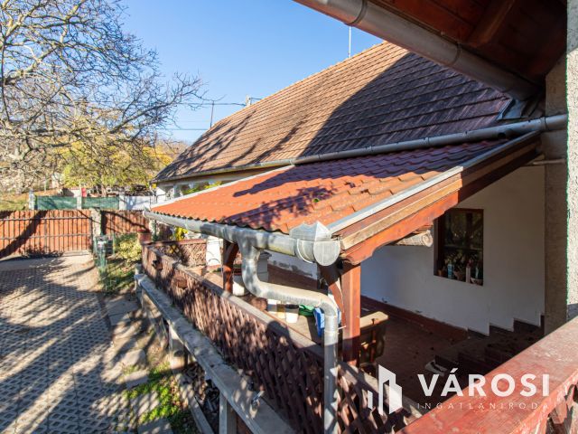 A múlt hangulata, a jelen kényelme Tinnyén