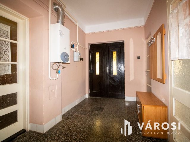 Tégla családi ház Nagybánhegyesen