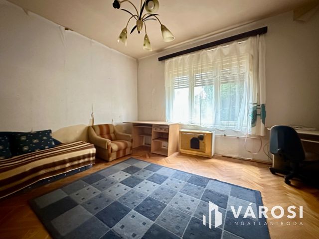 Forgách Antal úton reális áron ikerház eladó!