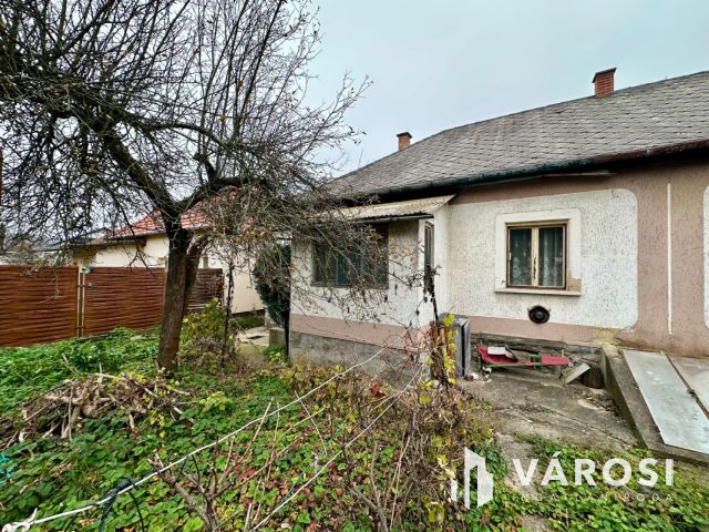 Forgách Antal úton reális áron ikerház eladó!