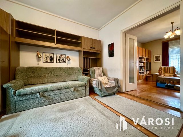 Felújítandó ikerház reális áron eladó!