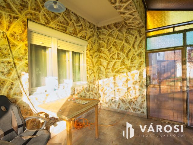 Gádoroson a falusi csend.