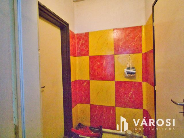 Gádoroson a falusi csend.