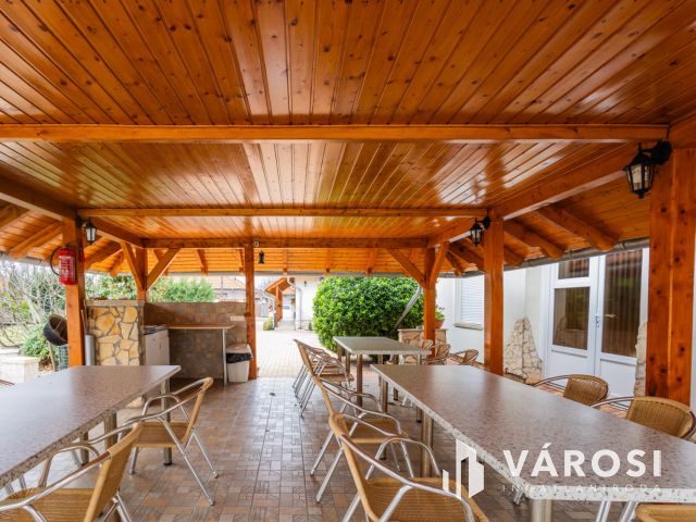 Az év szállása eladó! Apartmanház a fürdő mellett