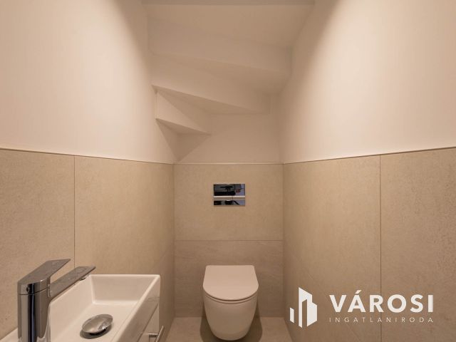 Belső kétszintes családi fészek Alsóvároson 2