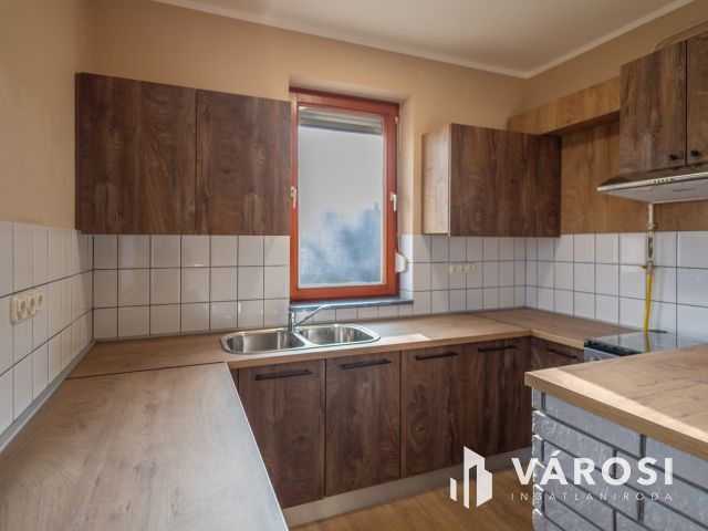 Kéznél a város, közel az autópálya – ideális lokáció