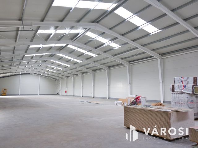 1350 m2-es csarnok kiadó
