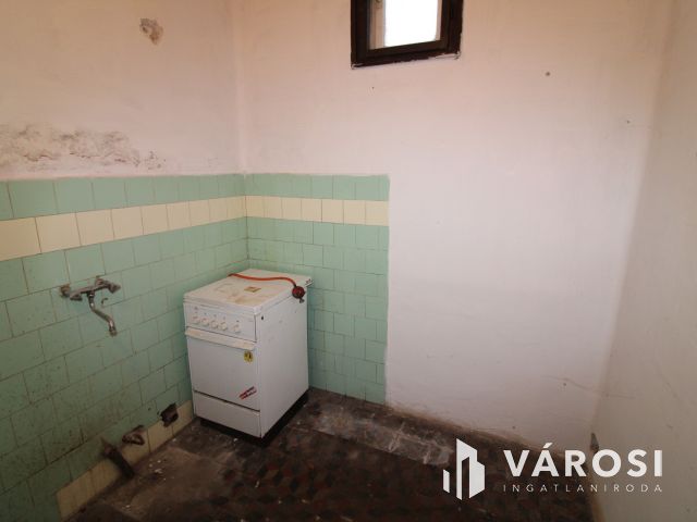 Beton alapú tégla ház Kunágotán.