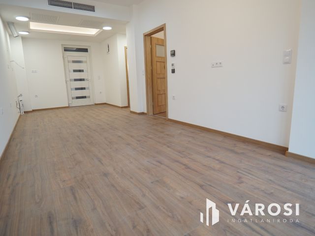 Fonyódon, 150m-re a víztől, új lakás, Wellness használattal!