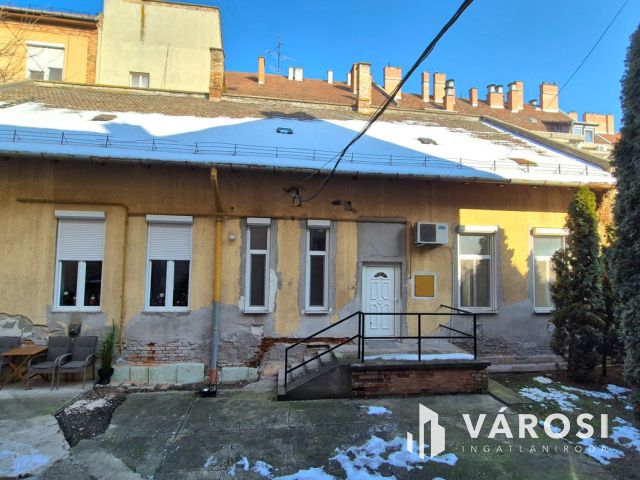 Belvárosi lakás, Zsinagóga 1 perc sétára - földszint