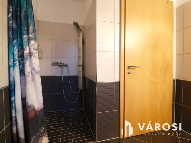 Kiadó természetközeli családi ház