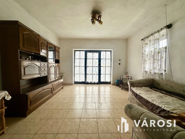 Karancslapujtőn kedvező áron kínált vályogház eladó!