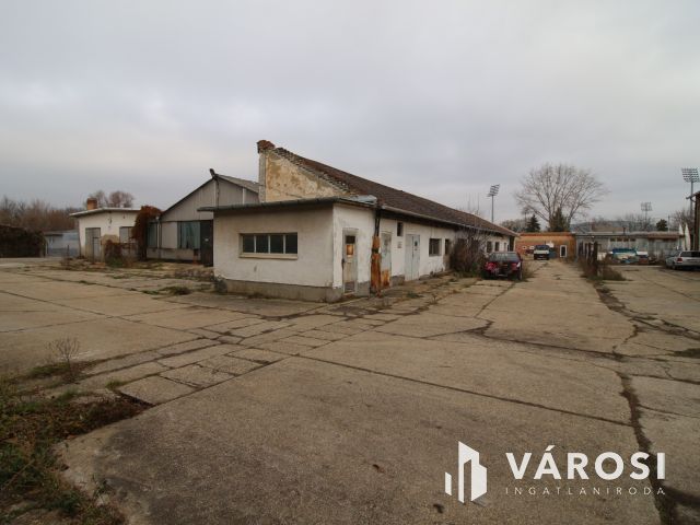 KIADÓ RAKTÁR,GARÁZS,ÜZLETHELYSÉG DOROG BELVÁROS KÖZELÉBEN