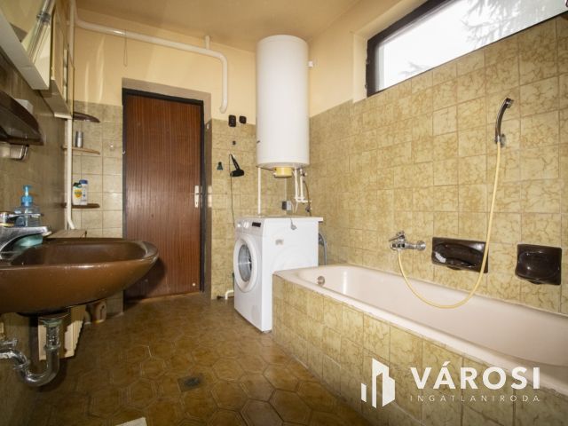 Ritka adottságú ingatlan Újkígyós központjában