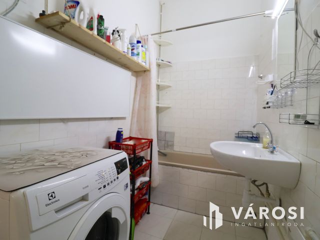 Belvárosi, földszinti lakás