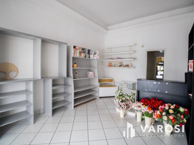 Eladó üzlethelyiség a Bartókon