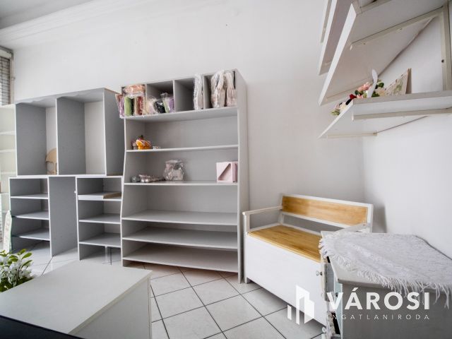 Eladó üzlethelyiség a Bartókon