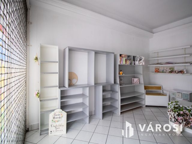 Eladó üzlethelyiség a Bartókon