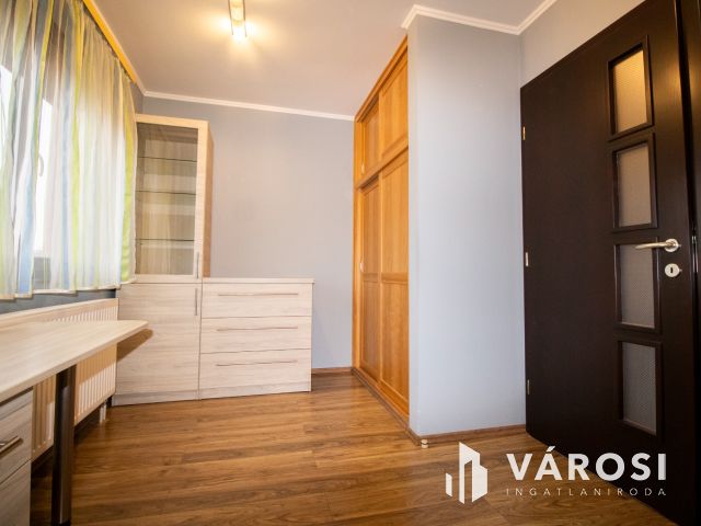 Modern lakás teljes bútorzattal