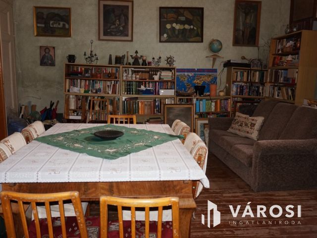 Felújítandó ház Vásárhely belváros közeli részén