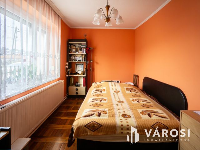 Eladó családi ház Dunaszeg központjában