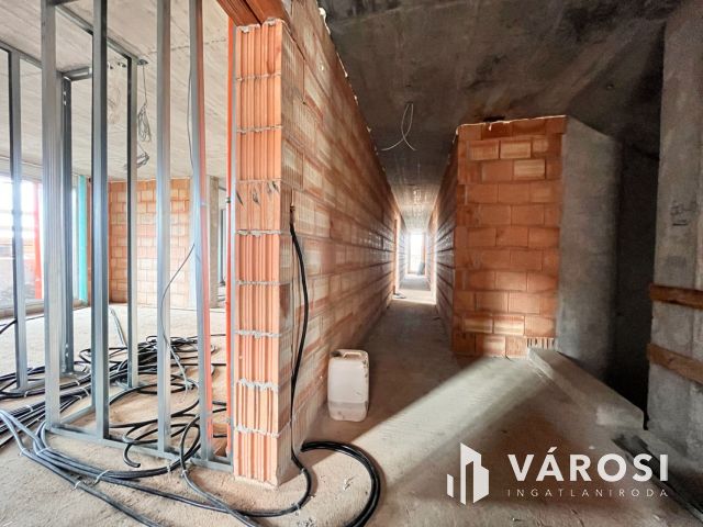 Prémium tetőteraszos lakás – tökéletes panoráma és komfort