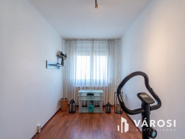 Patent lakás a lugasban