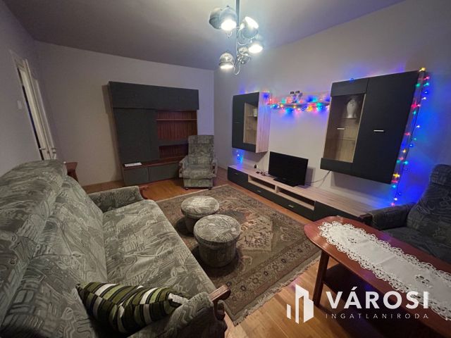 Kiadó első emeleti lakás a Debreceni Egyetem közelében