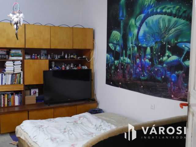 Eladó kétlakásos ház Révfaluban, egyetem közelében