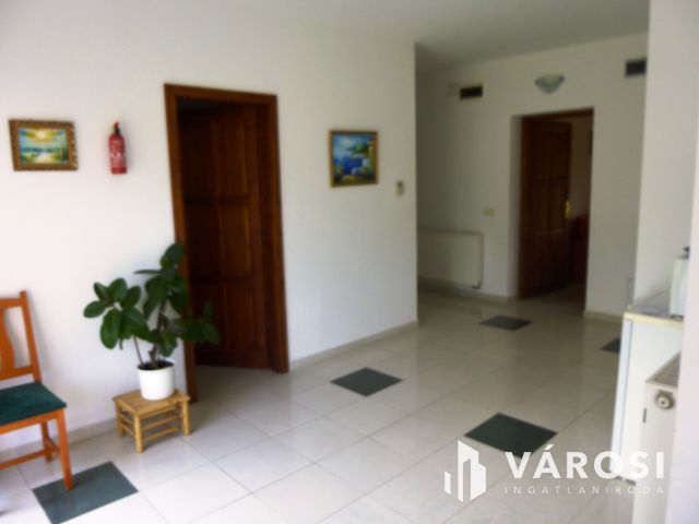 Zalakaroson, 25 szobás Családi ház, Apartmanház!