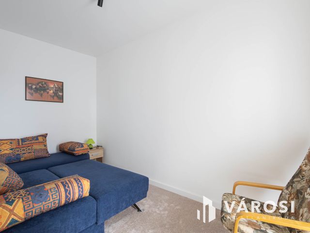 Nagy erkélyes új építésű albérlet