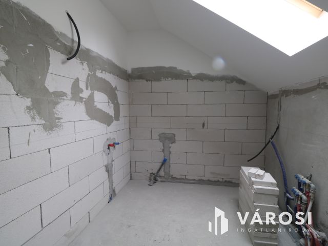 Kulcsrakész ikerház Újszegeden.