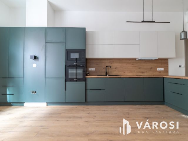 Modern okosotthon eladó a Visegrádi utca elején!