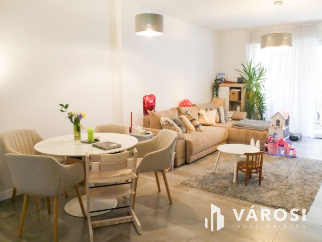 Új építésű három szobás lakás kiadó az I. kerületben