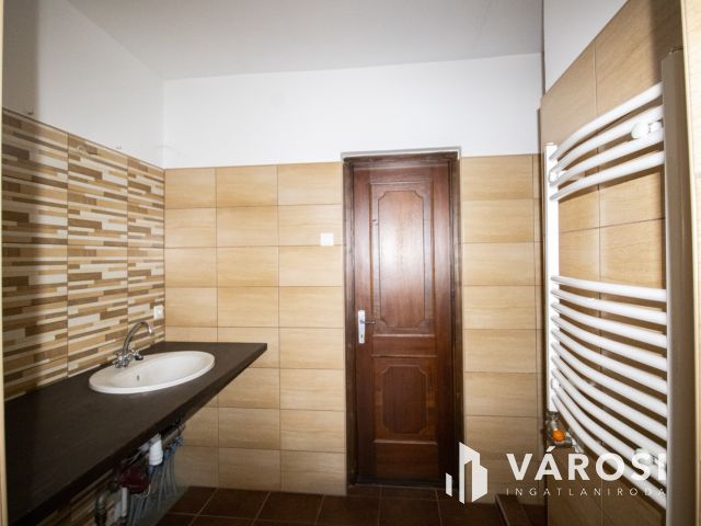 330 nm-es óriásház Orosházán