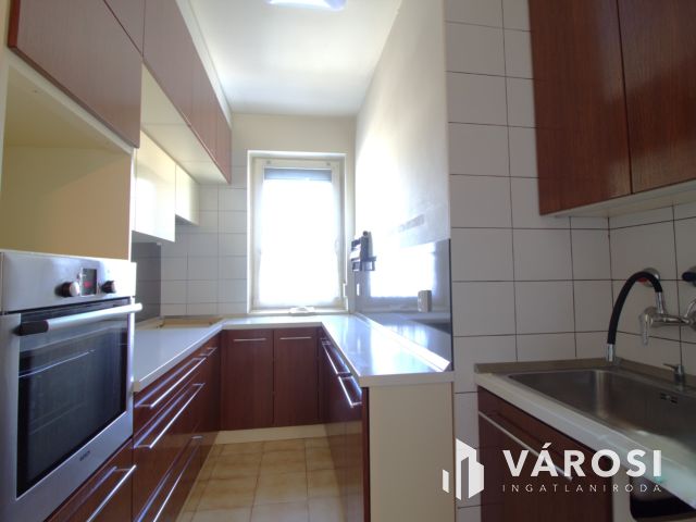 Ritka lehetőség: 204 m2 prémium sorházi otthon saját kerttel