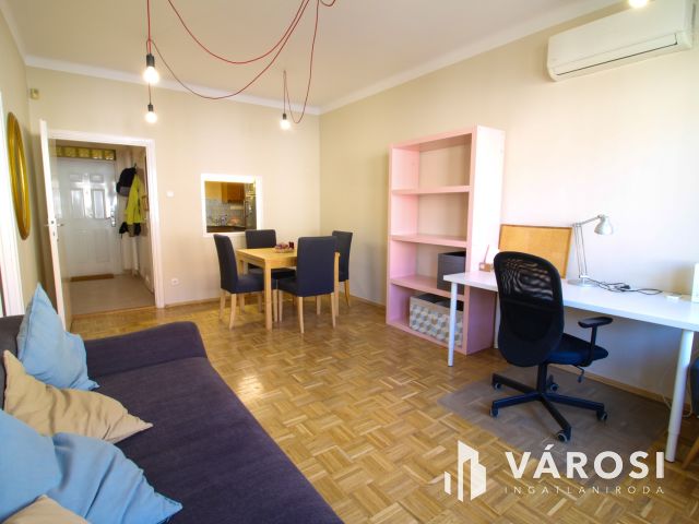 Otthonos lakás kiadó a Belváros szíve csücskében