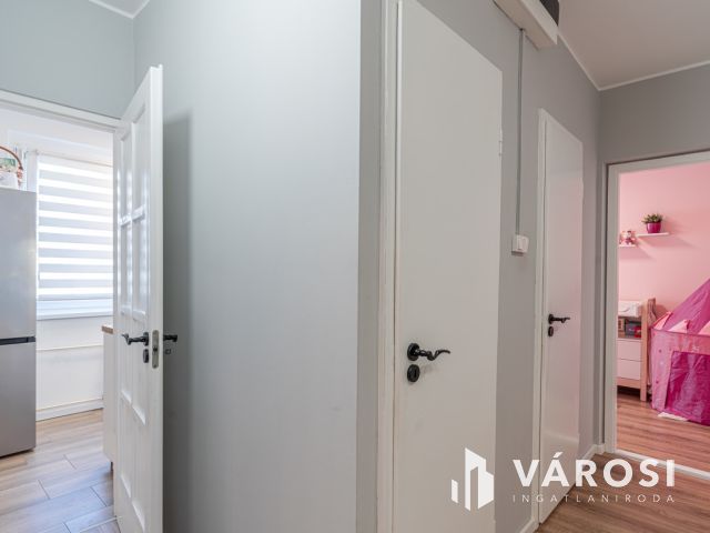 Csorba csííííík ..... (eladó panel lakás)