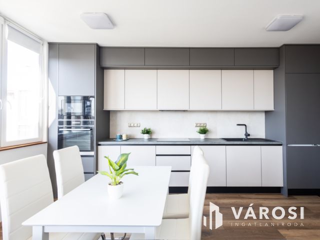 Gyönyörű belvárosi lakás a szökőkútnál