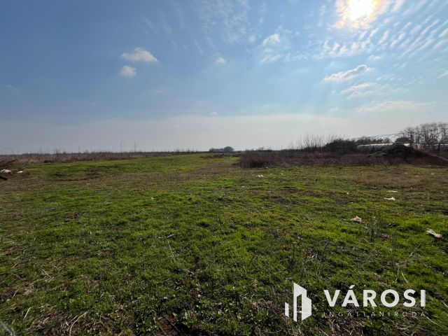 Debrecen Autópálya Közelében 27000 NM Telephely!