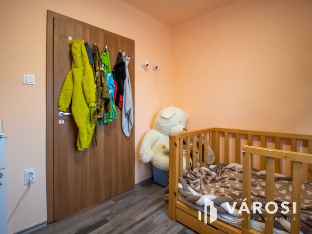 Felújított 5 szobás családi ház Dinnyésen