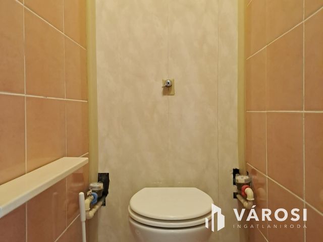 Újkerti 3 szobás panel lakás kiadó